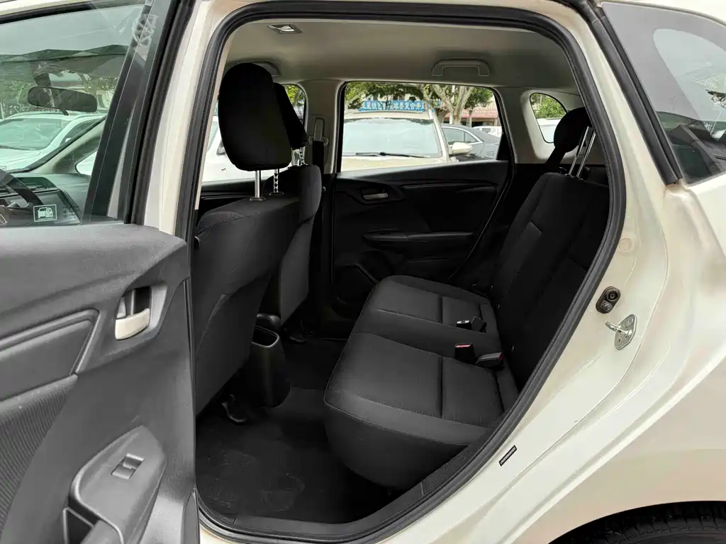 Honda Fit — миниатюра 7