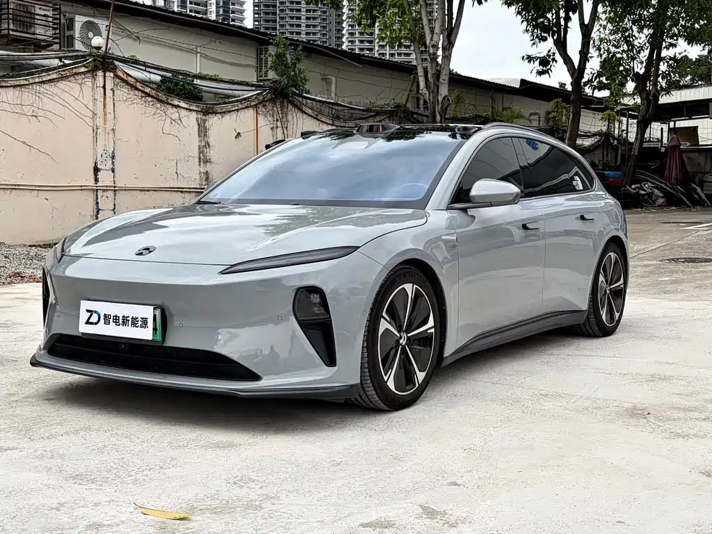 NIO ET5