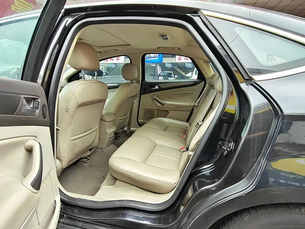 Ford Mondeo — миниатюра 7