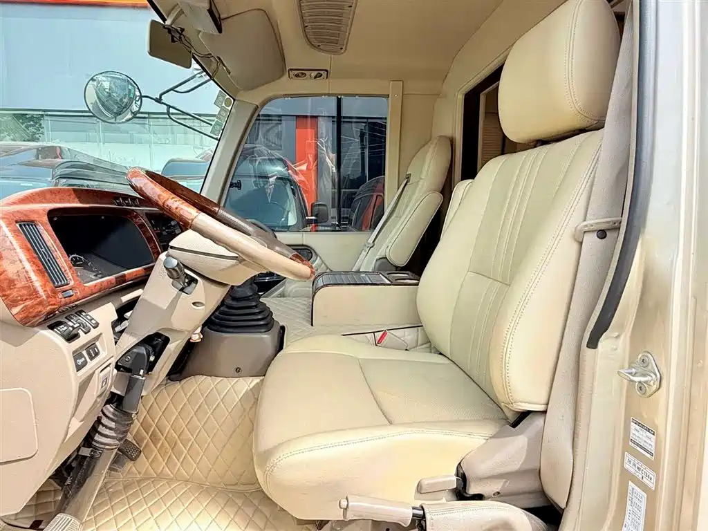 Toyota Coaster 2020 4.0L AT