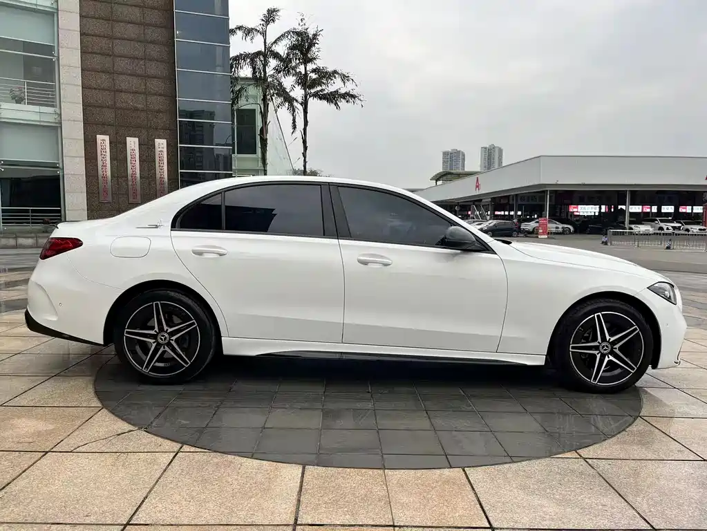 Mercedes-Benz C-Class — миниатюра 10