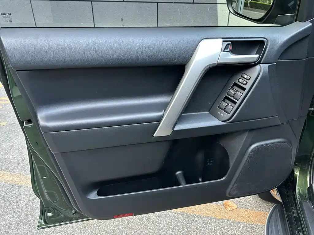 Toyota Prado — миниатюра 11