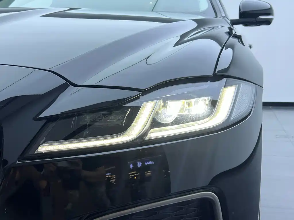 Jaguar XFL — миниатюра 28