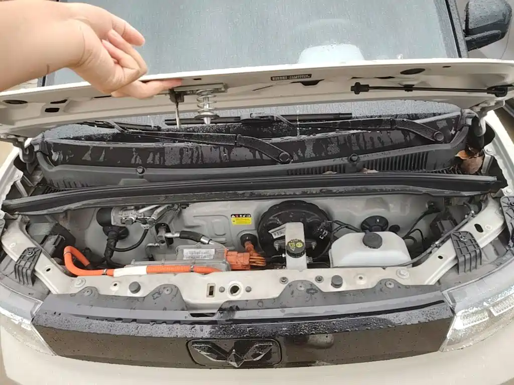 Wuling MINIEV — миниатюра 20