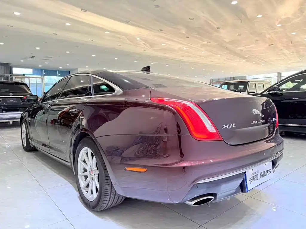 Jaguar XJ — миниатюра 4