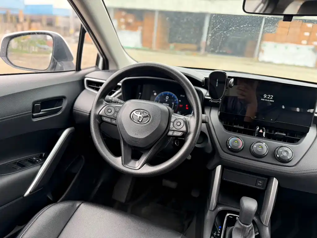 Toyota Corolla Cross — миниатюра 12