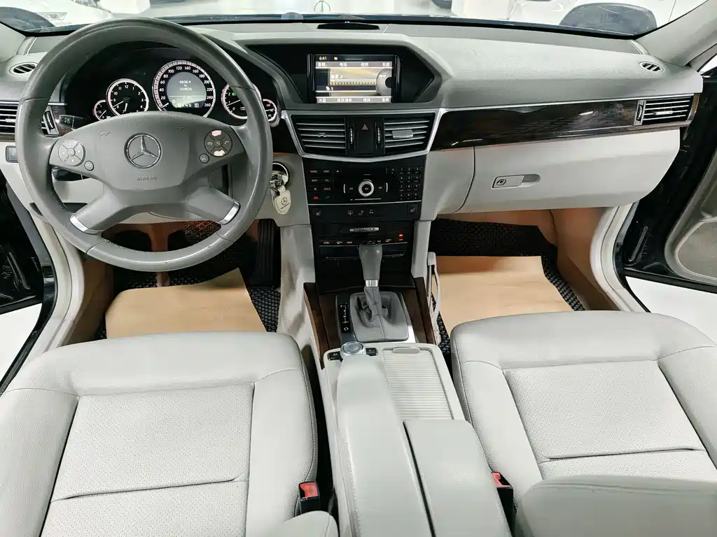 Mercedes-Benz E-Class E 2011 E 200 L CGI