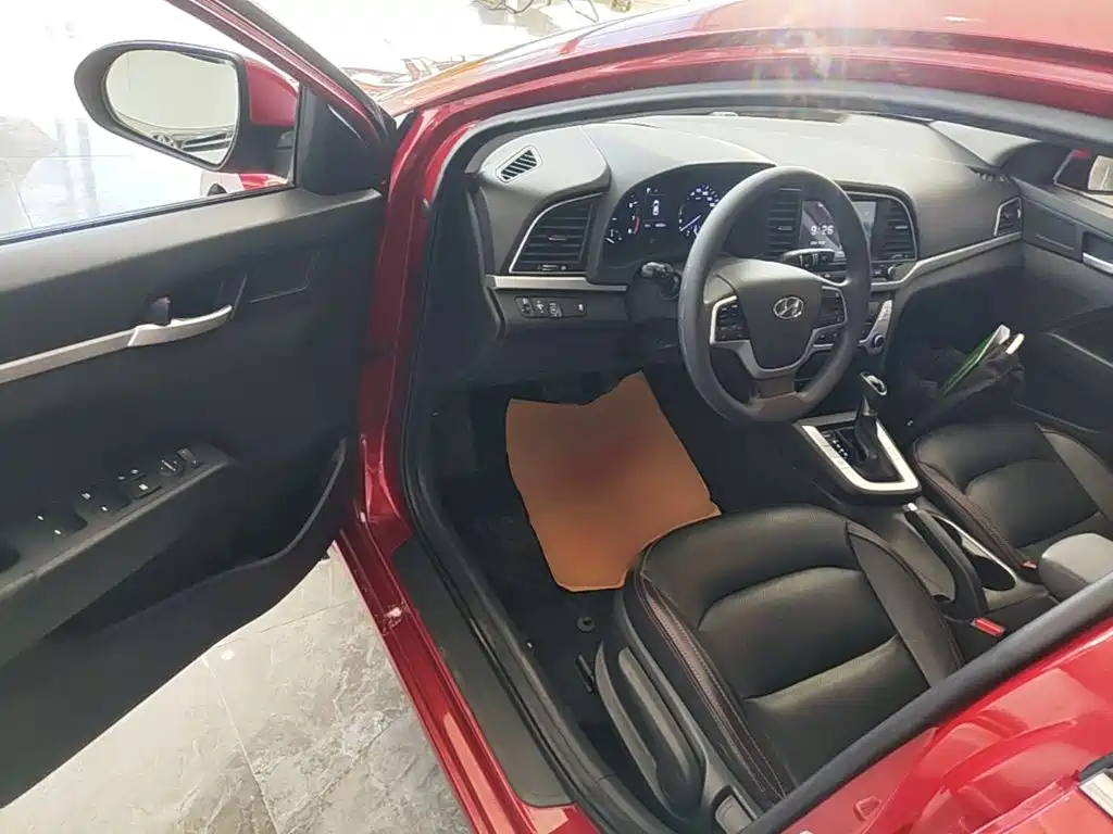 Hyundai Elantra — миниатюра 16
