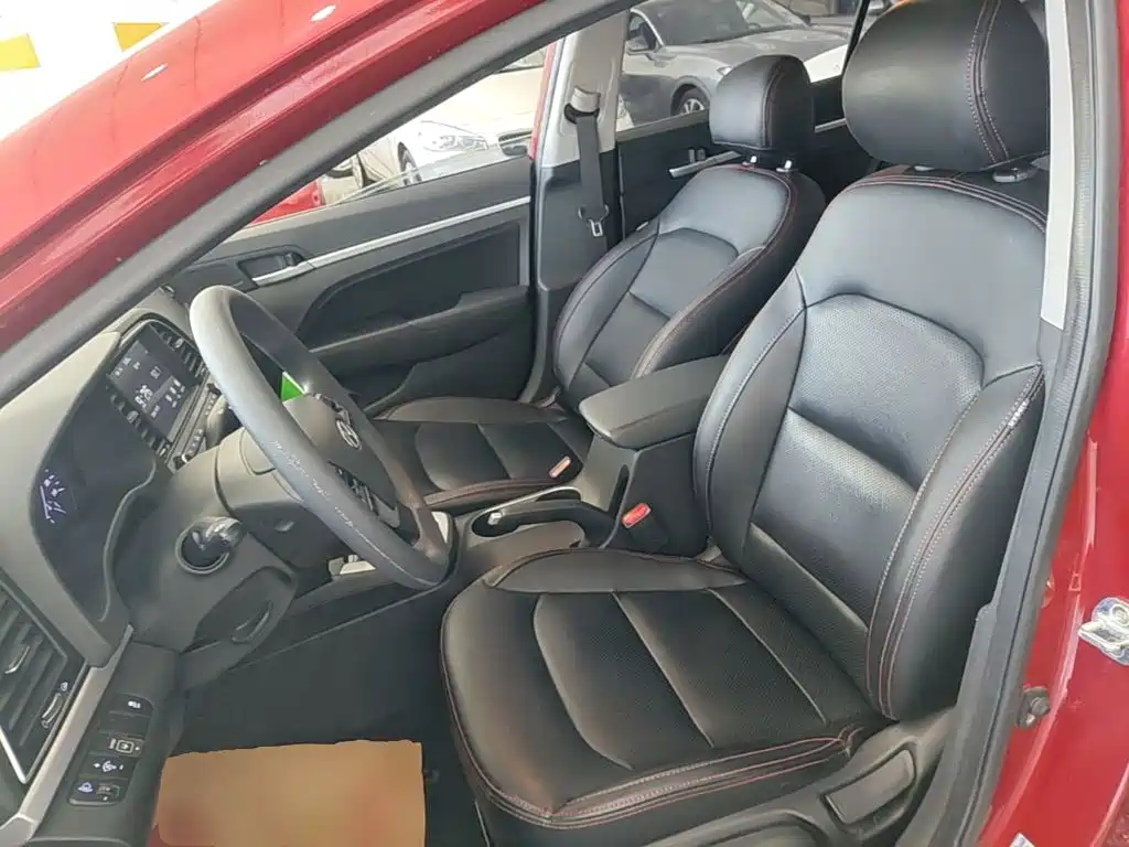 Hyundai Elantra — миниатюра 15