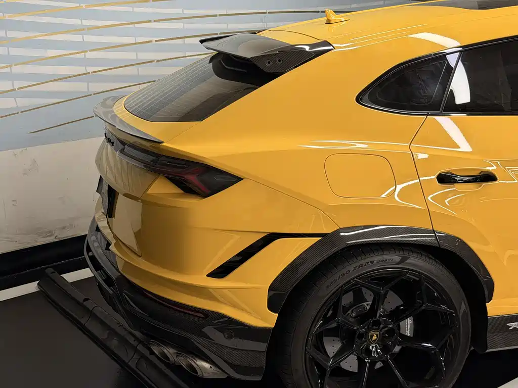 Lamborghini Urus — миниатюра 13