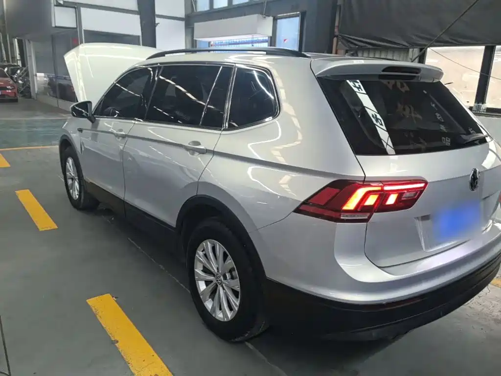 Volkswagen Tiguan L — миниатюра 5