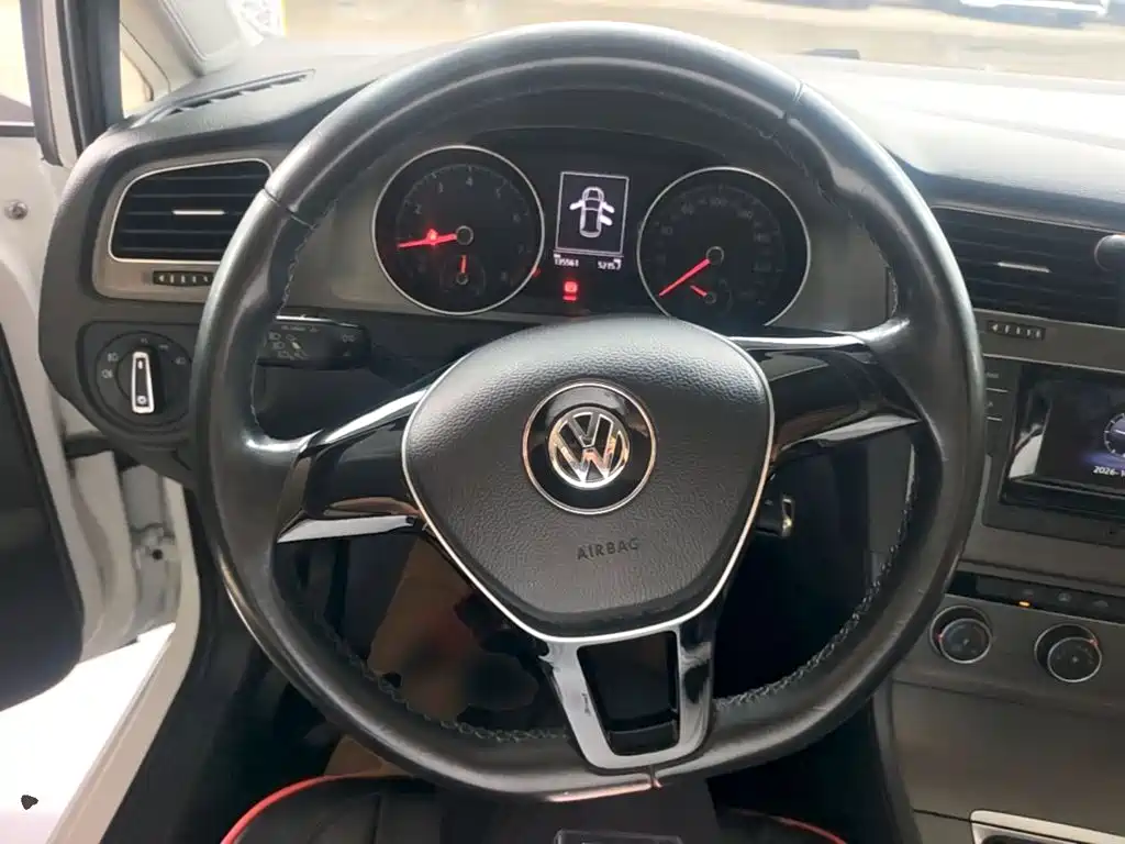 Volkswagen Golf — миниатюра 11