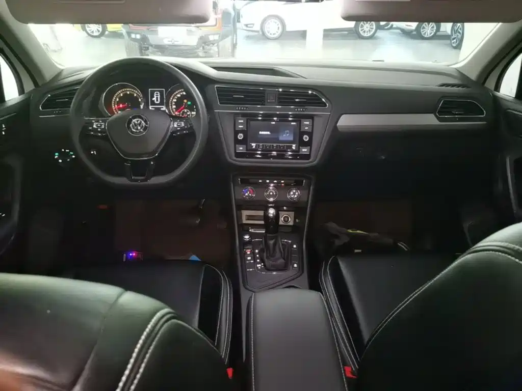 Volkswagen Tiguan L — миниатюра 10