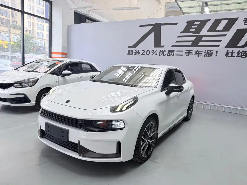 2020 Lynk & Co 03 - zdjęcie 1 z 12