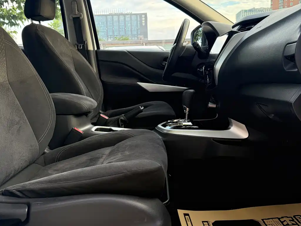 Nissan Navara — миниатюра 12
