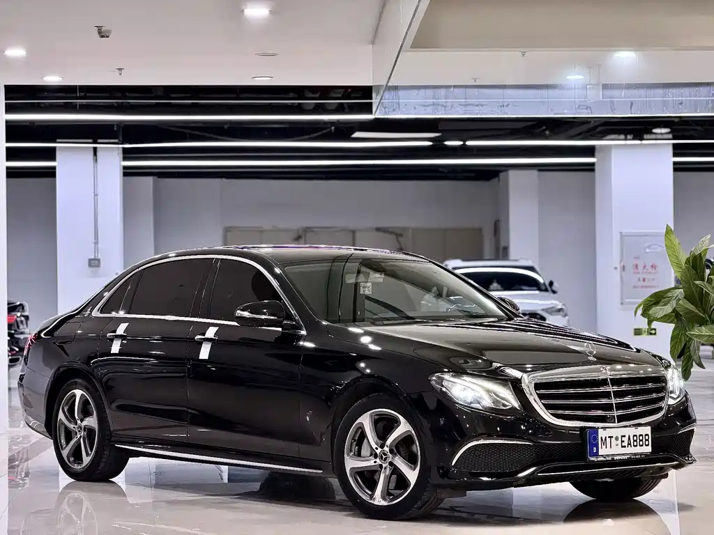 Mercedes-Benz E-Class — миниатюра 3