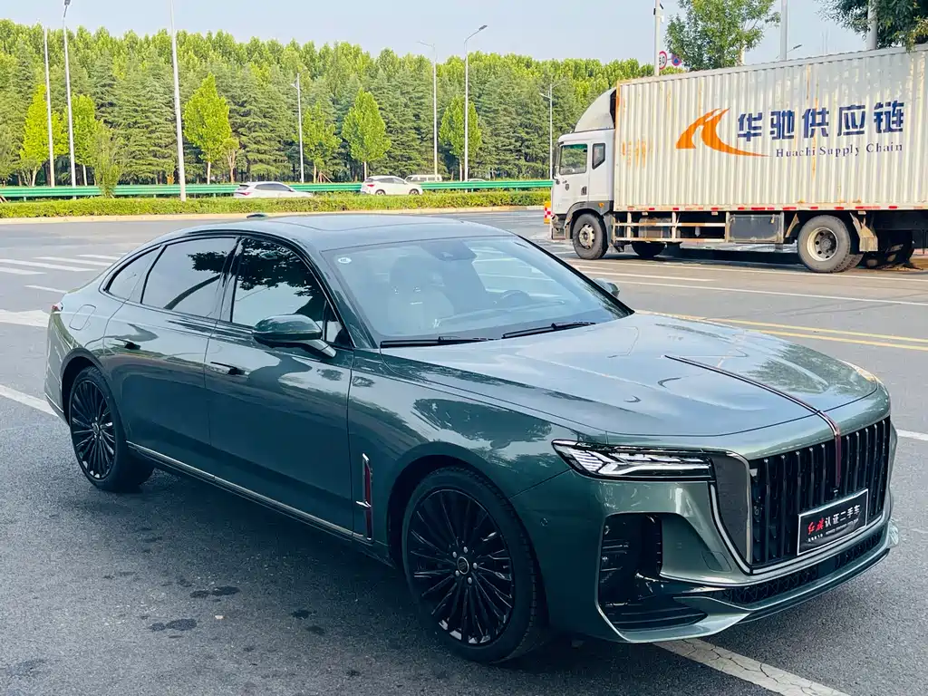 Hongqi H9 2025 2.0T 5 мест