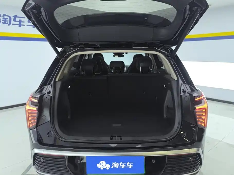 Hongqi Hongqi HS3 PHEV — миниатюра 4