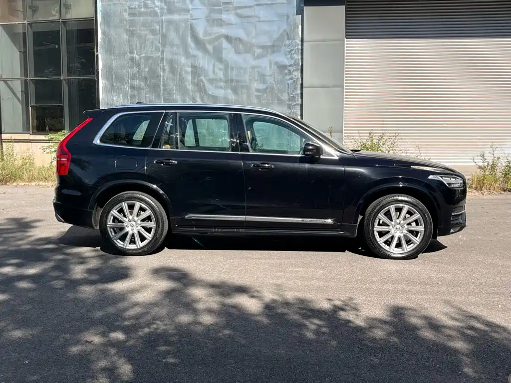 Volvo XC90 — миниатюра 7