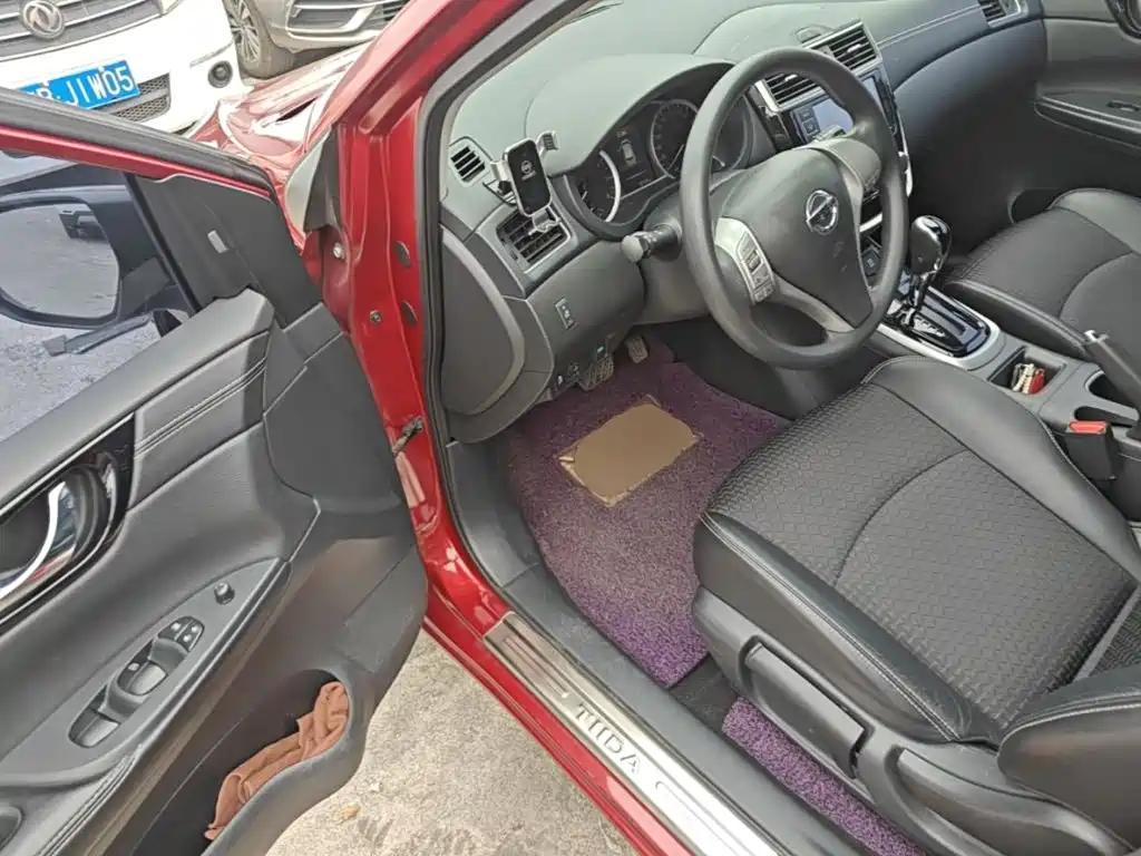 Nissan Tiida — миниатюра 16
