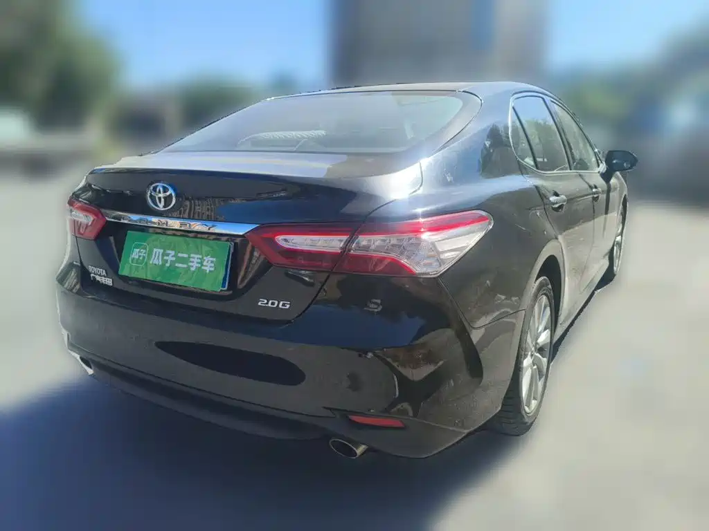 Toyota Camry — миниатюра 4