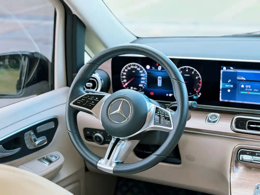 Mercedes-Benz V-Class — миниатюра 11