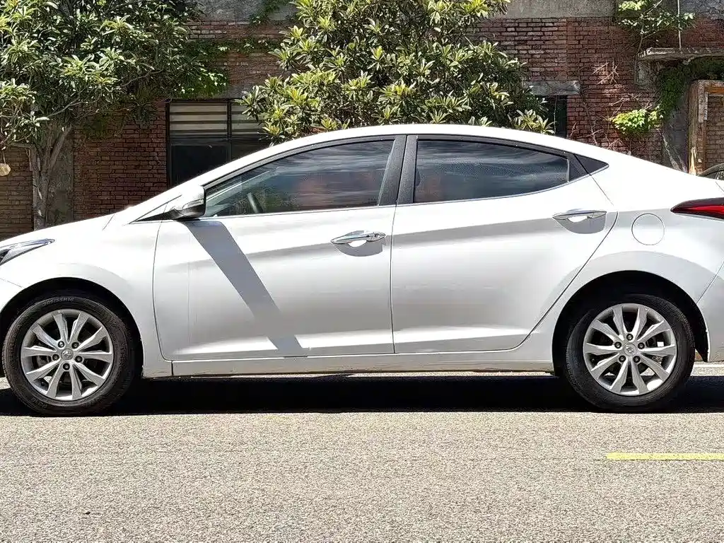 Hyundai Elantra Langdong — миниатюра 9