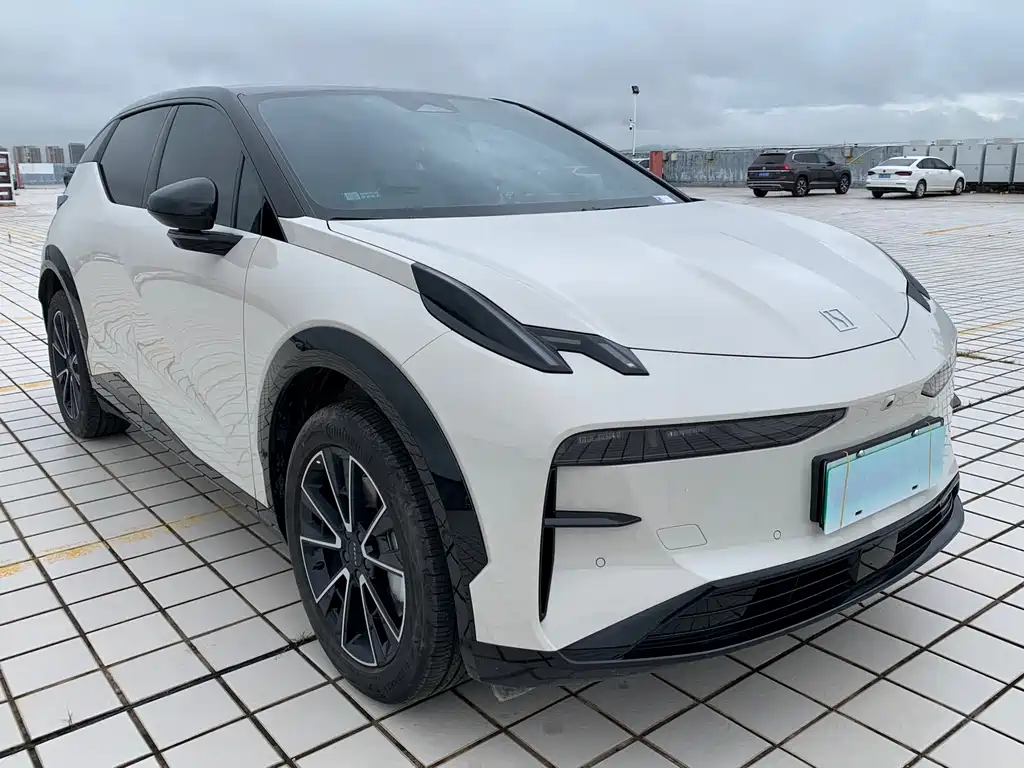 Zeekr X 2026 Max мест