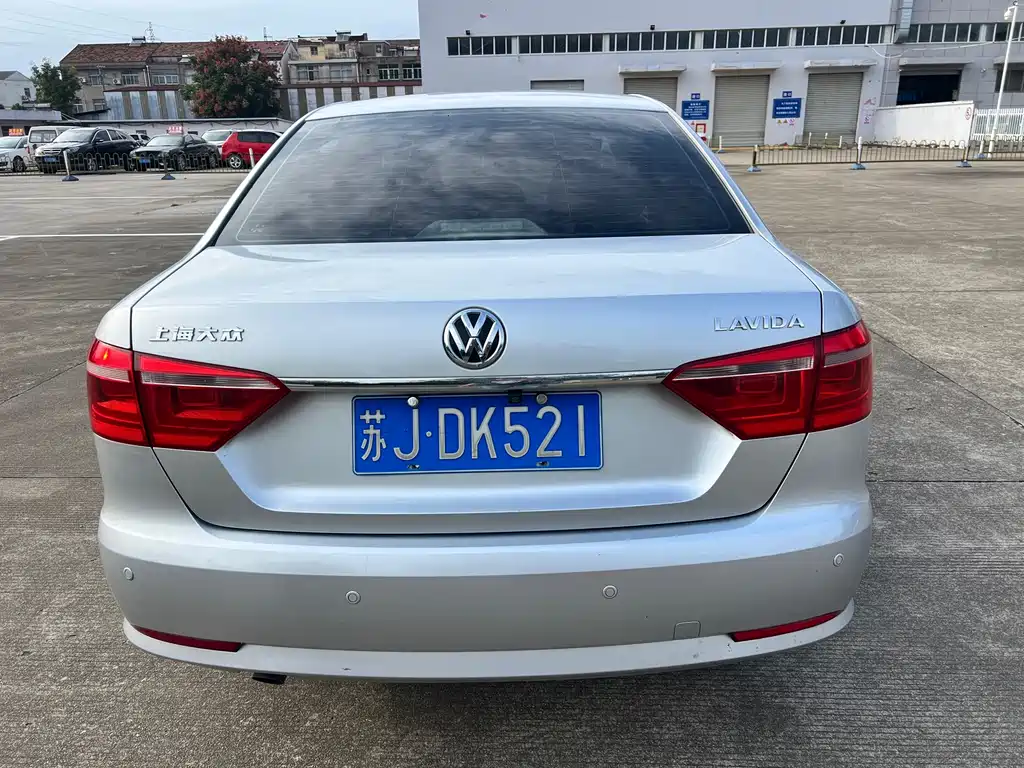 Volkswagen Lavida — миниатюра 5