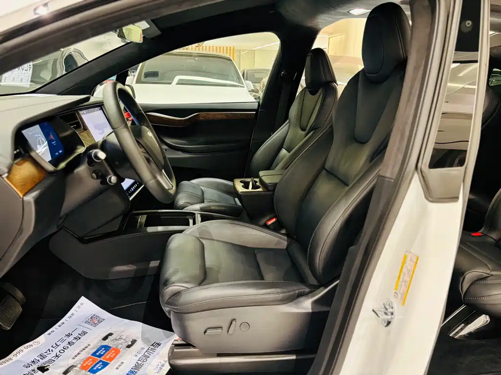 Tesla Model X — миниатюра 13