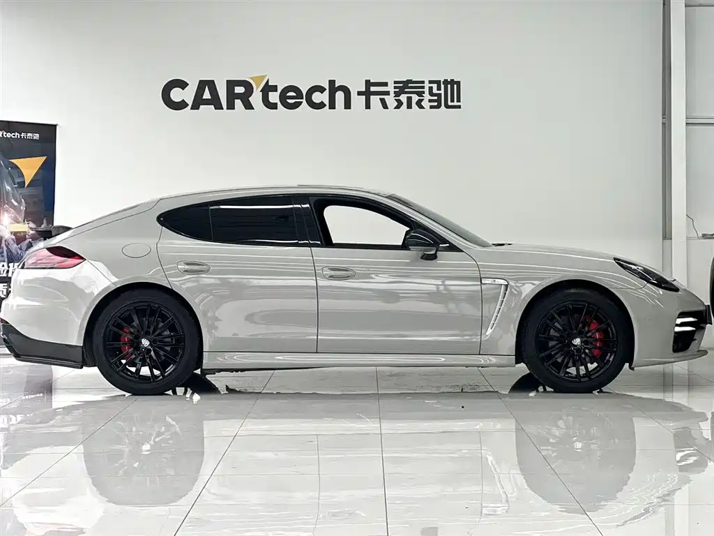 Porsche Panamera 2010 Panamera 4 3.6L