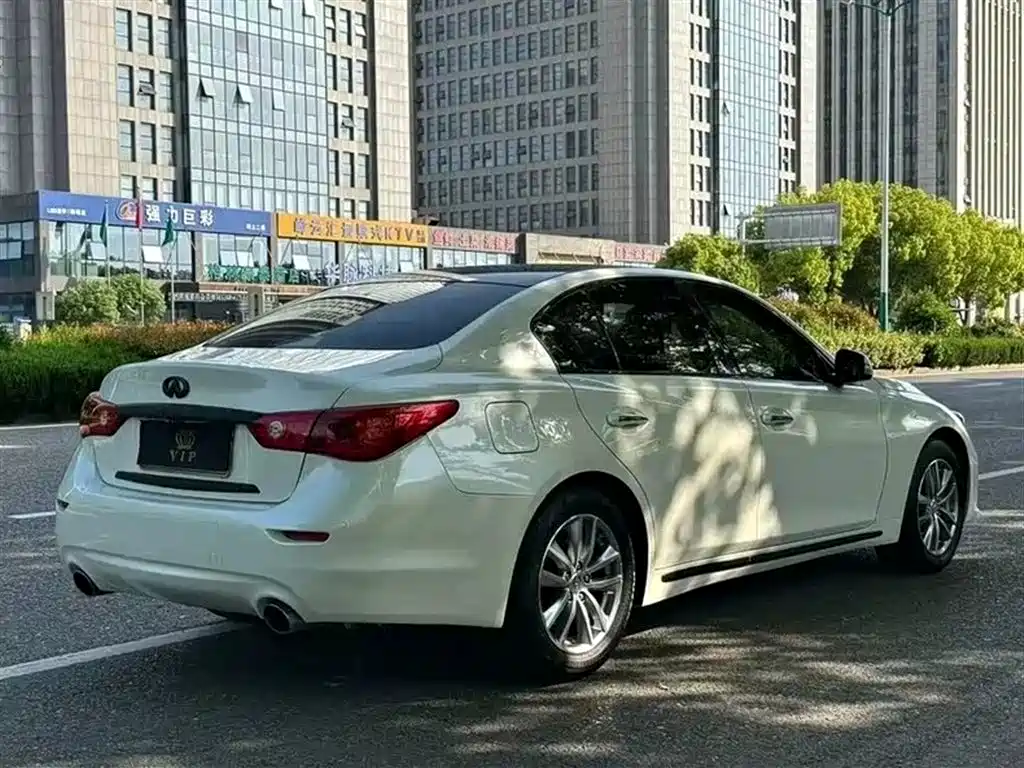 Infiniti Q50L 2015 2.0T Enjoy