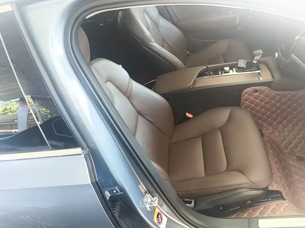 Volvo S90 — миниатюра 25