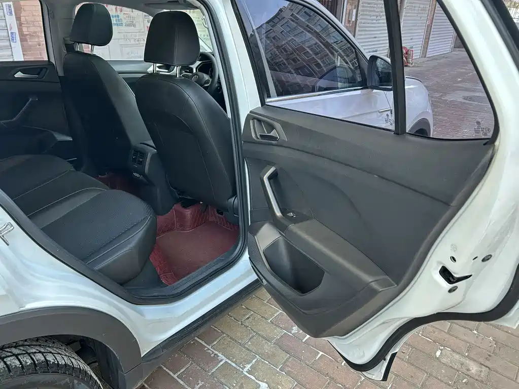 VOLKSWAGEN EXPLORING THE SHADOW