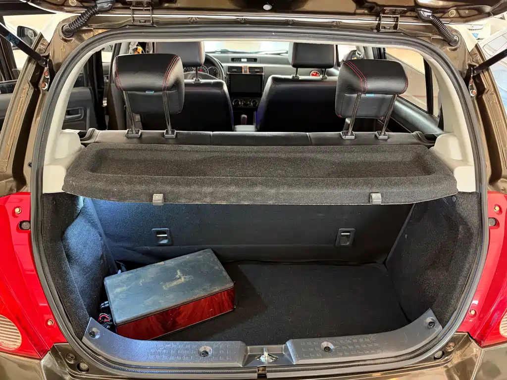 Suzuki Swift — миниатюра 24