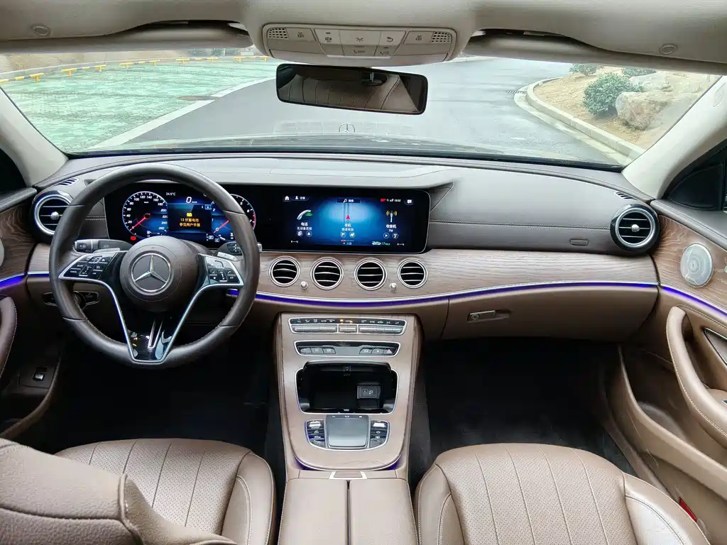 Mercedes-Benz E-Class — миниатюра 4