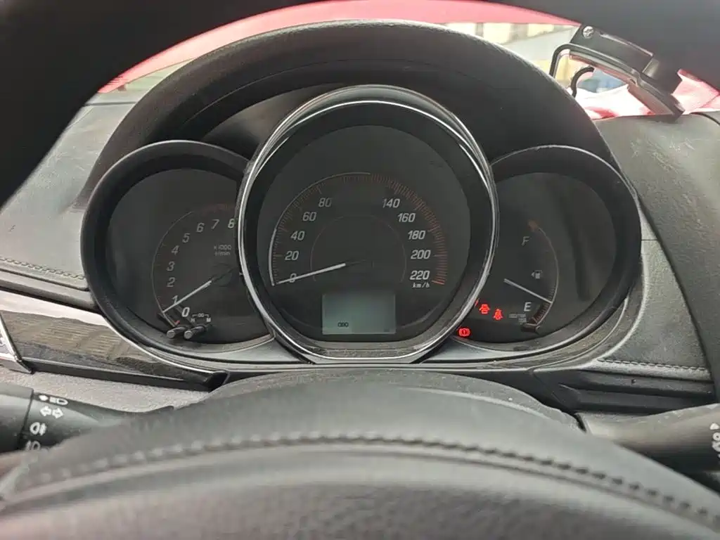 Toyota Yaris L — миниатюра 4