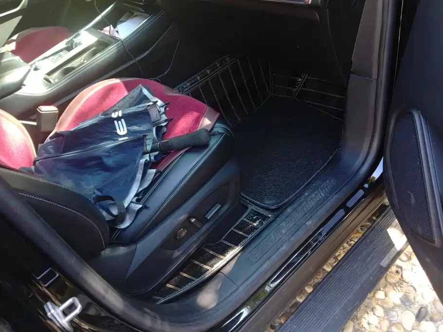 Ford Explorer — миниатюра 8