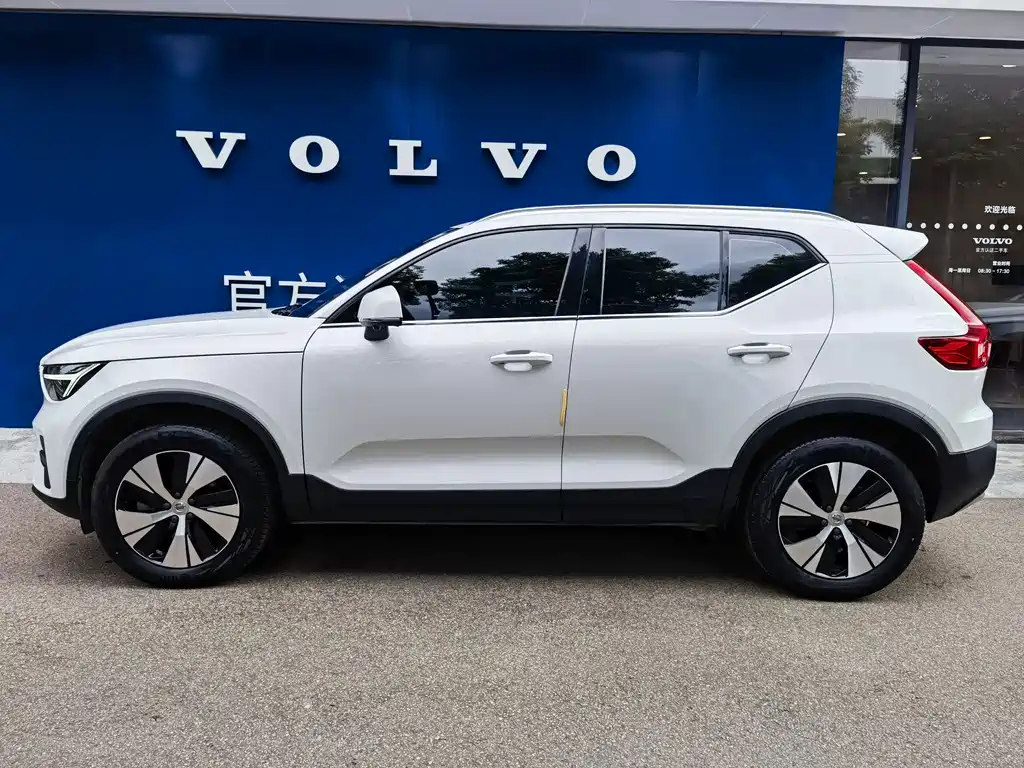 Volvo XC40 — миниатюра 4