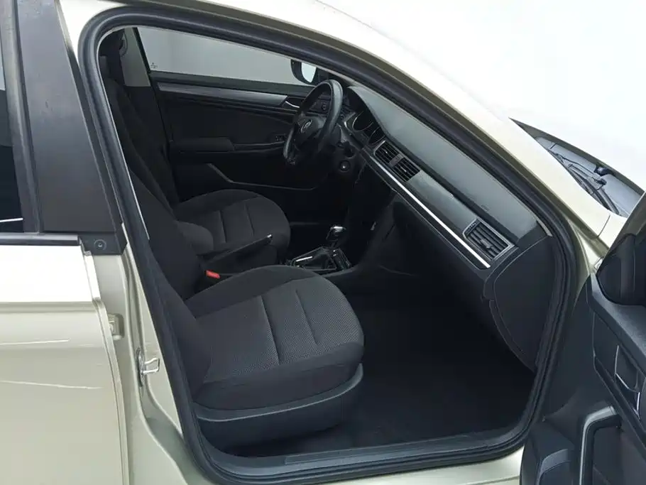 Volkswagen Bora — миниатюра 8