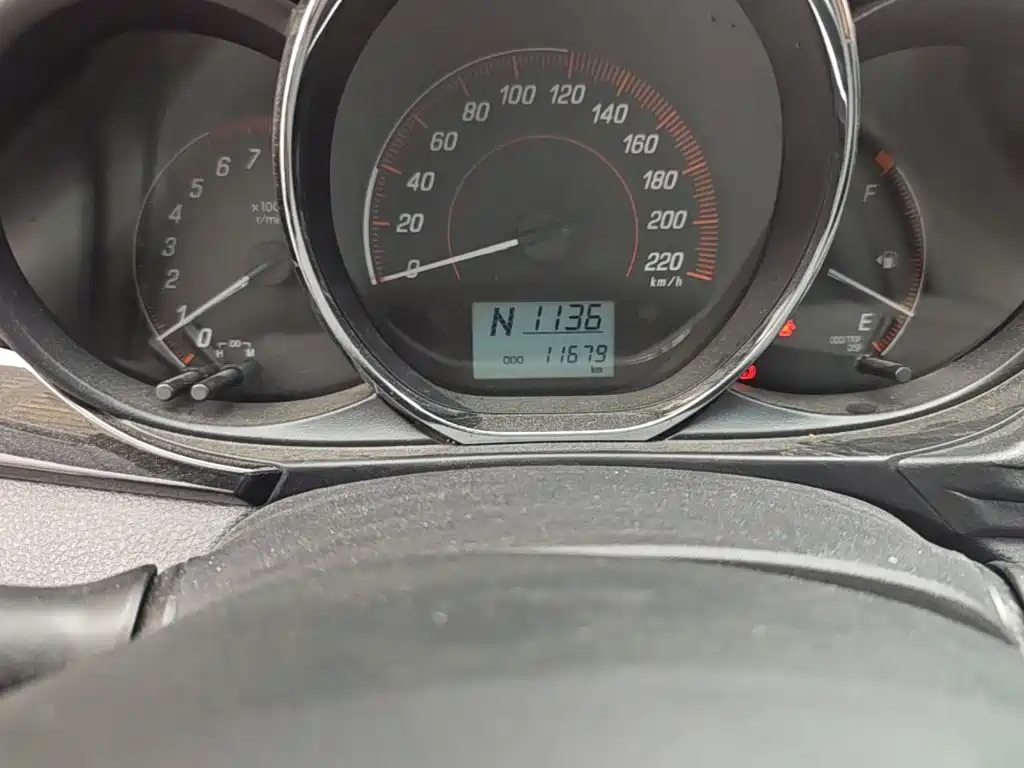 Toyota Yaris L — миниатюра 5