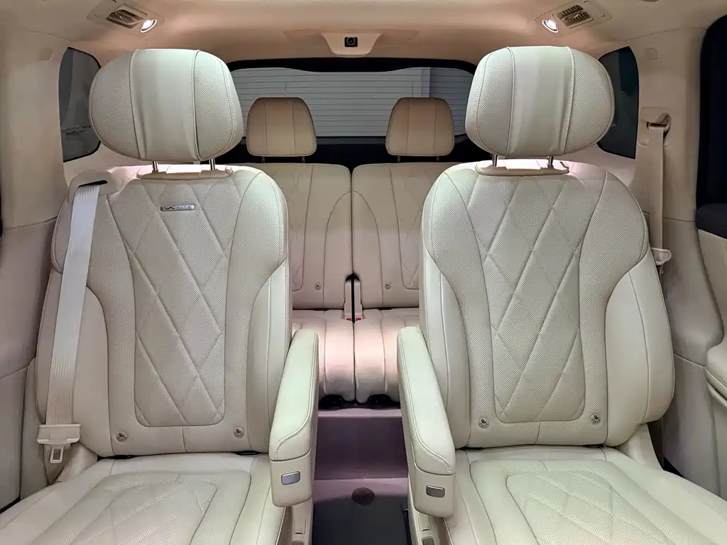 AITO ASK THE WORLD M9