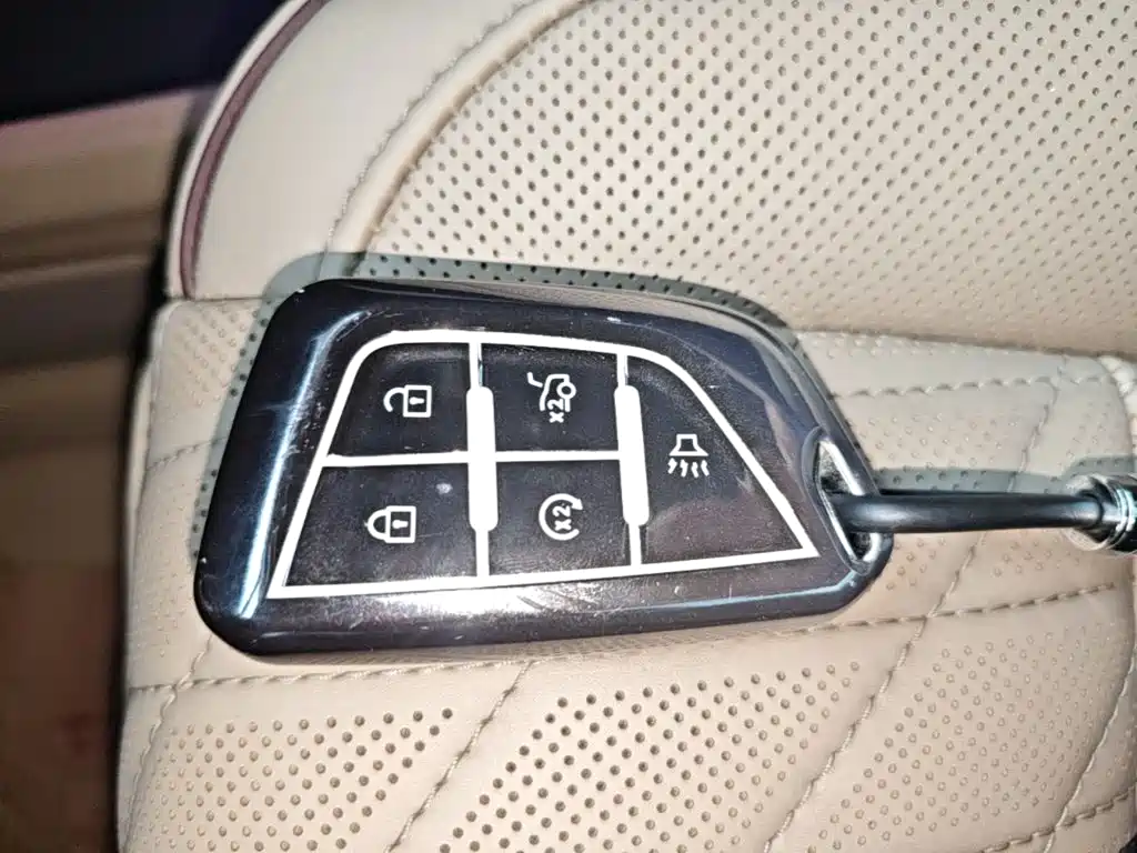 Cadillac Lyriq — миниатюра 9