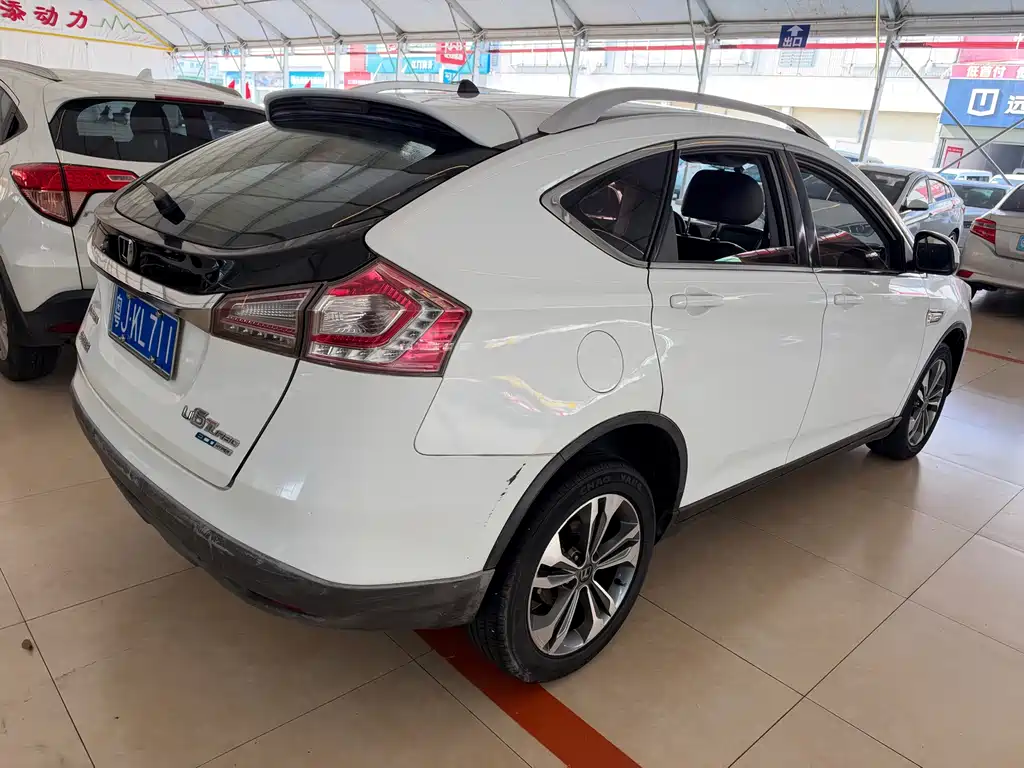 Luxgen U6 — миниатюра 7