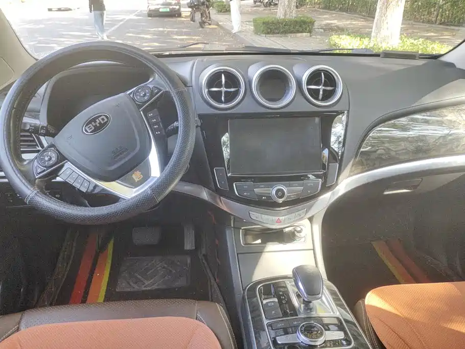 BYD Tang New Energy — миниатюра 12
