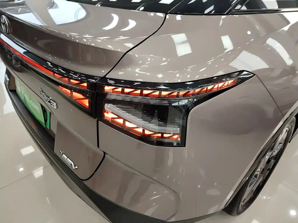 Toyota bZ3 — миниатюра 8