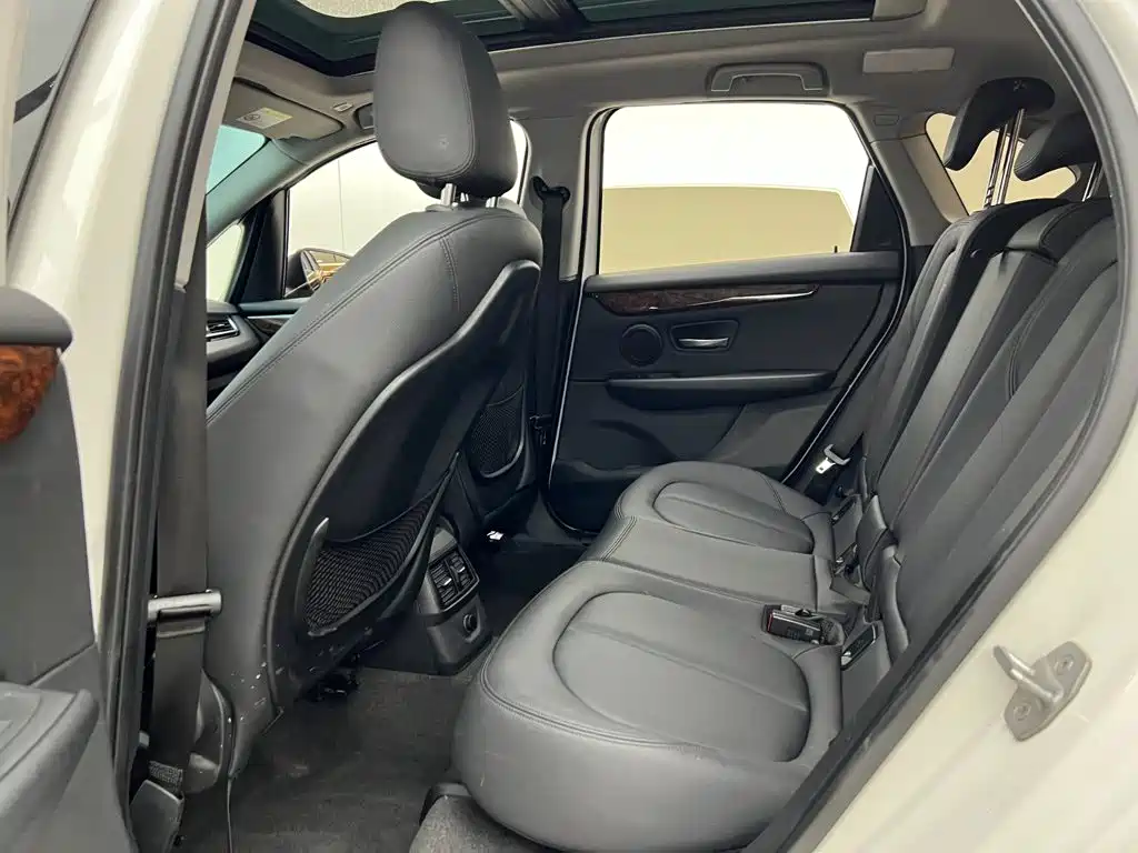 BMW 2 Series Active Tourer — миниатюра 15