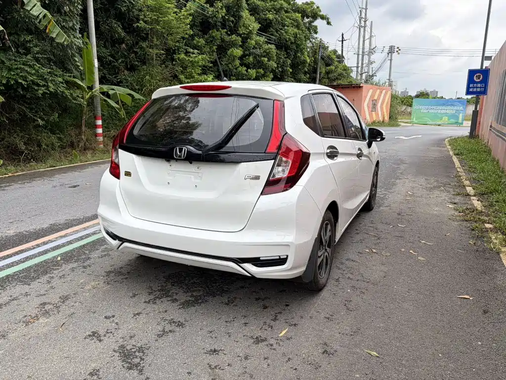 Honda Fit — миниатюра 9