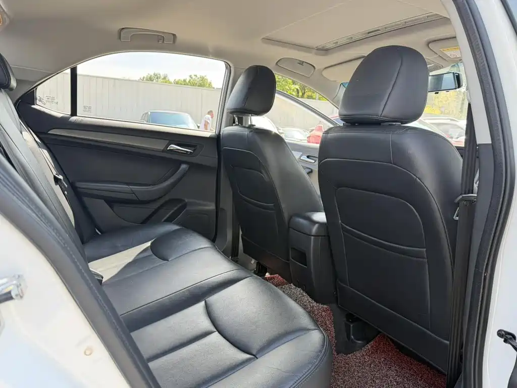 Roewe 360 — миниатюра 9