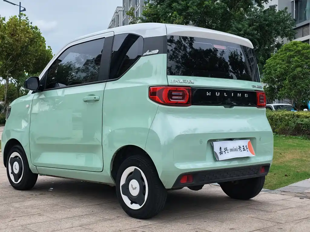 Wuling MINIEV — миниатюра 4